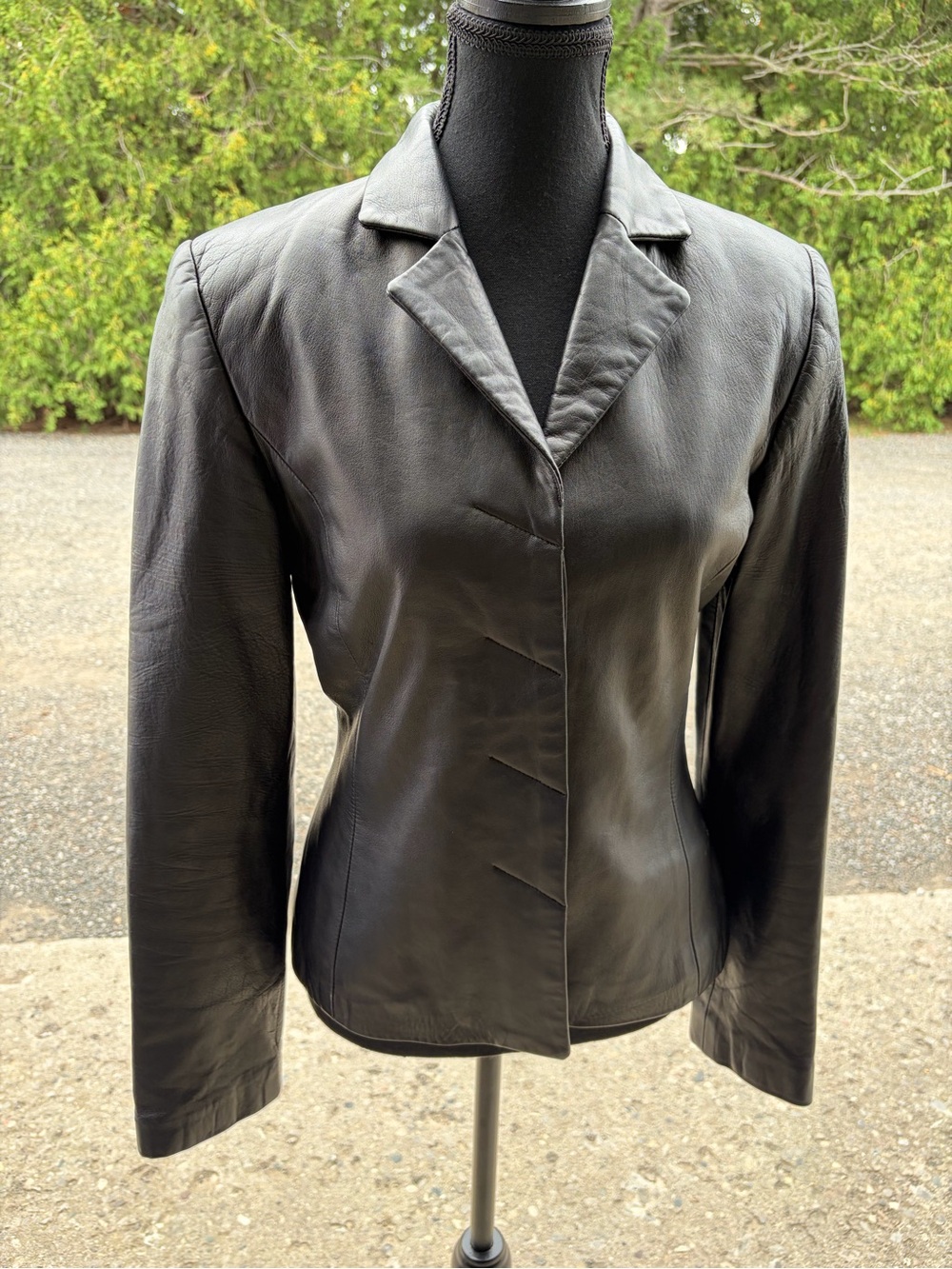 Danier Women's Black Leather Tailored Blazer Jacket